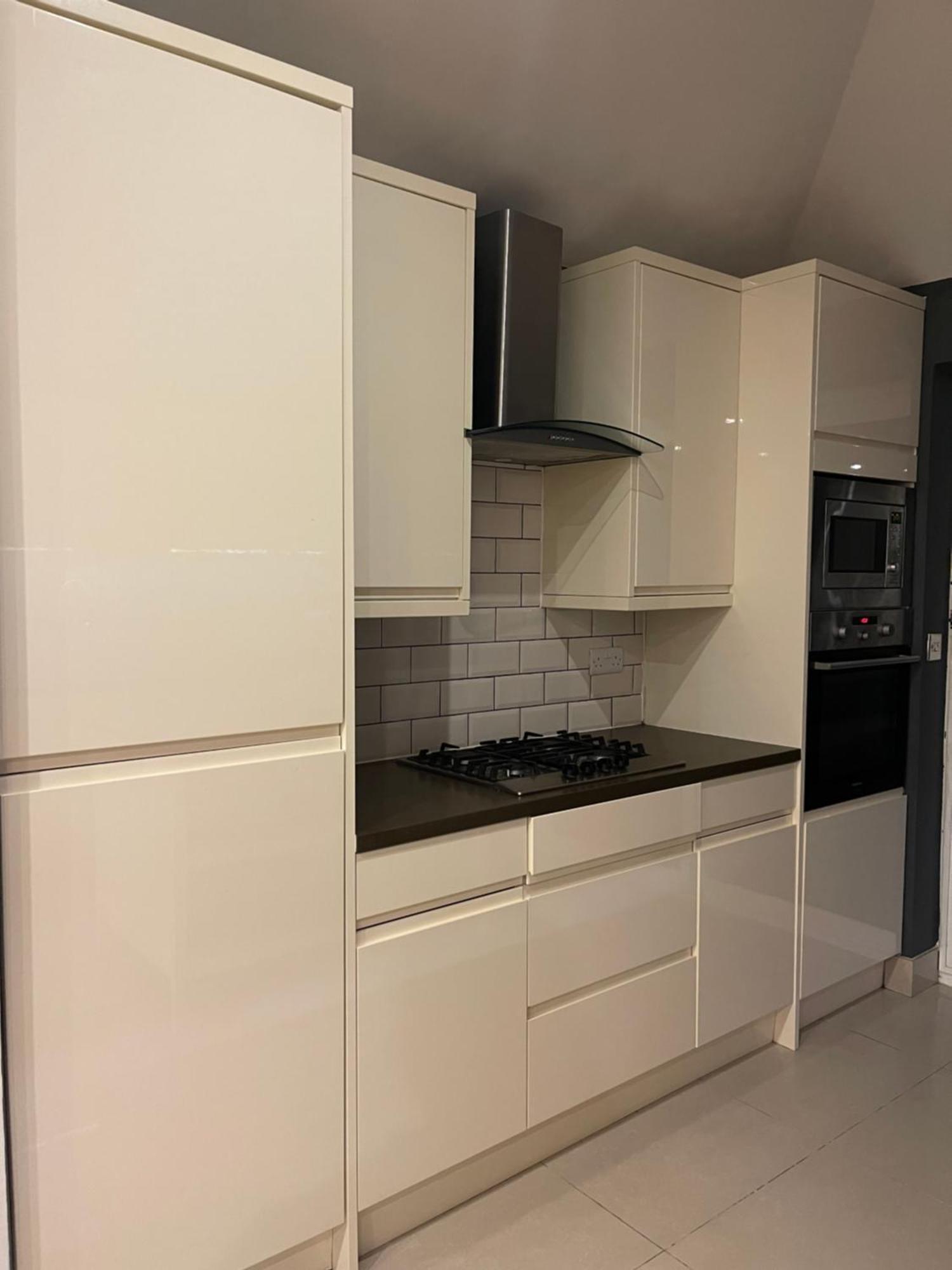 Hanwell Blue Rose Apartment