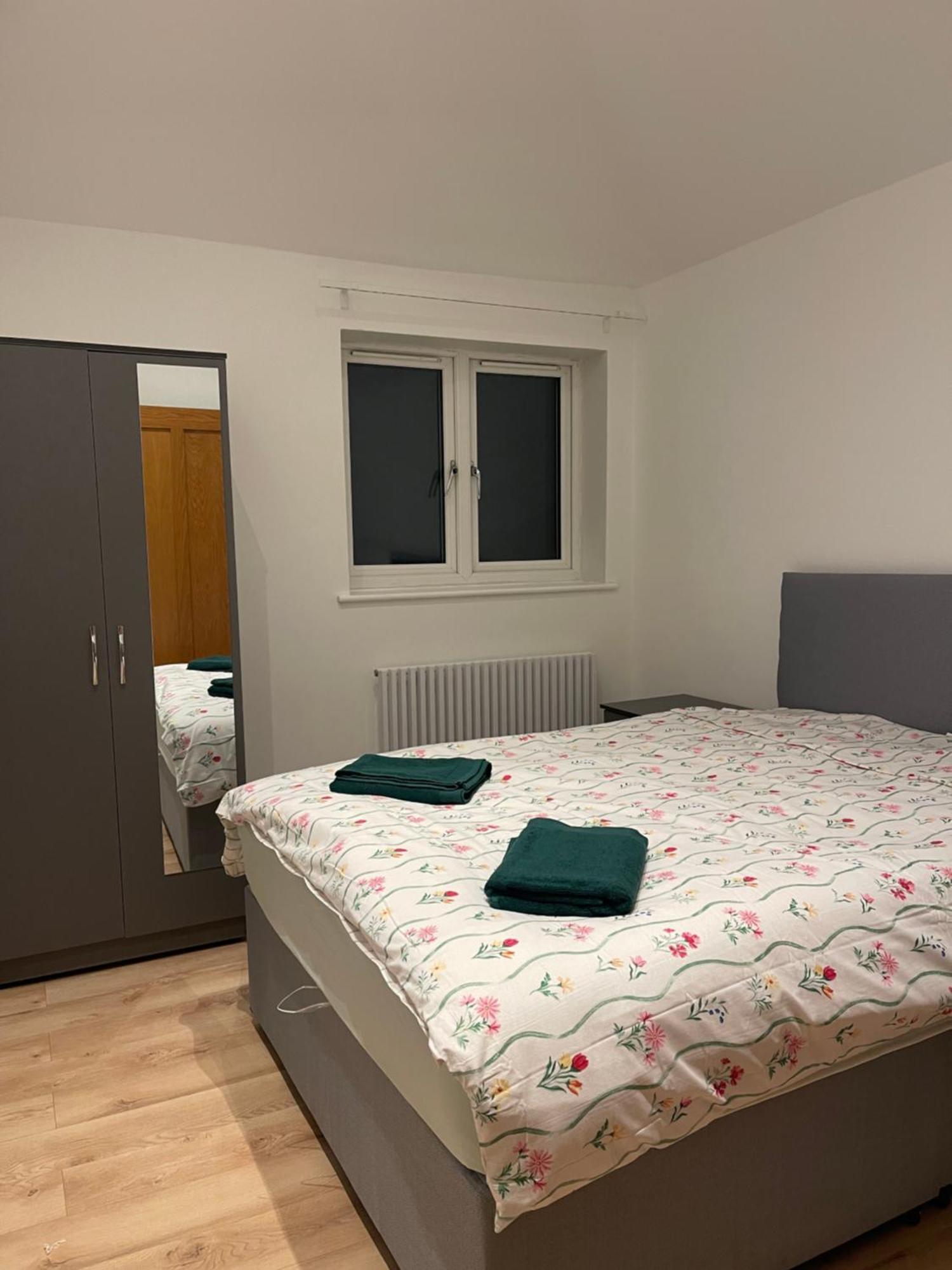 Hanwell Blue Rose Apartment *